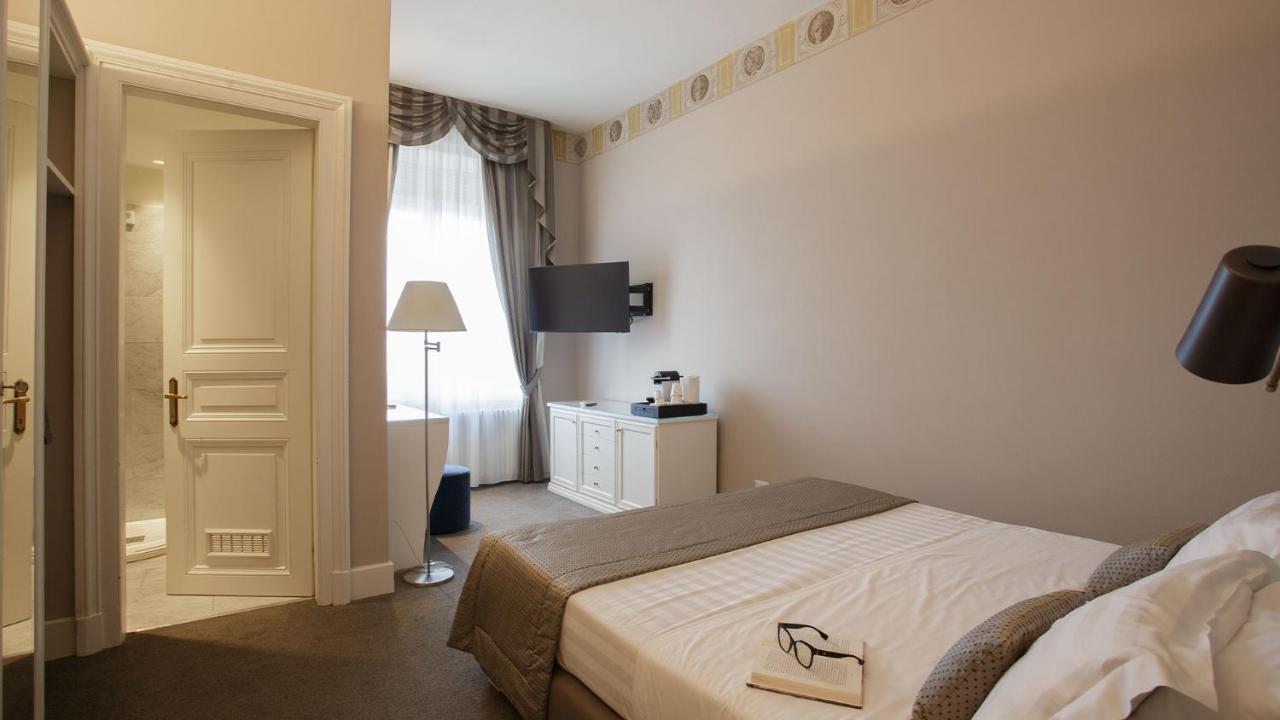 Camin Hotel Luino Buitenkant foto