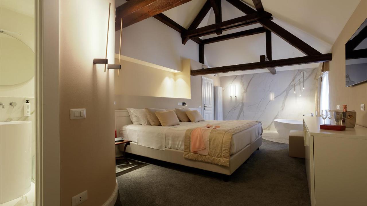 Camin Hotel Luino Buitenkant foto
