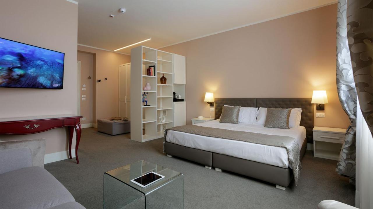 Camin Hotel Luino Buitenkant foto