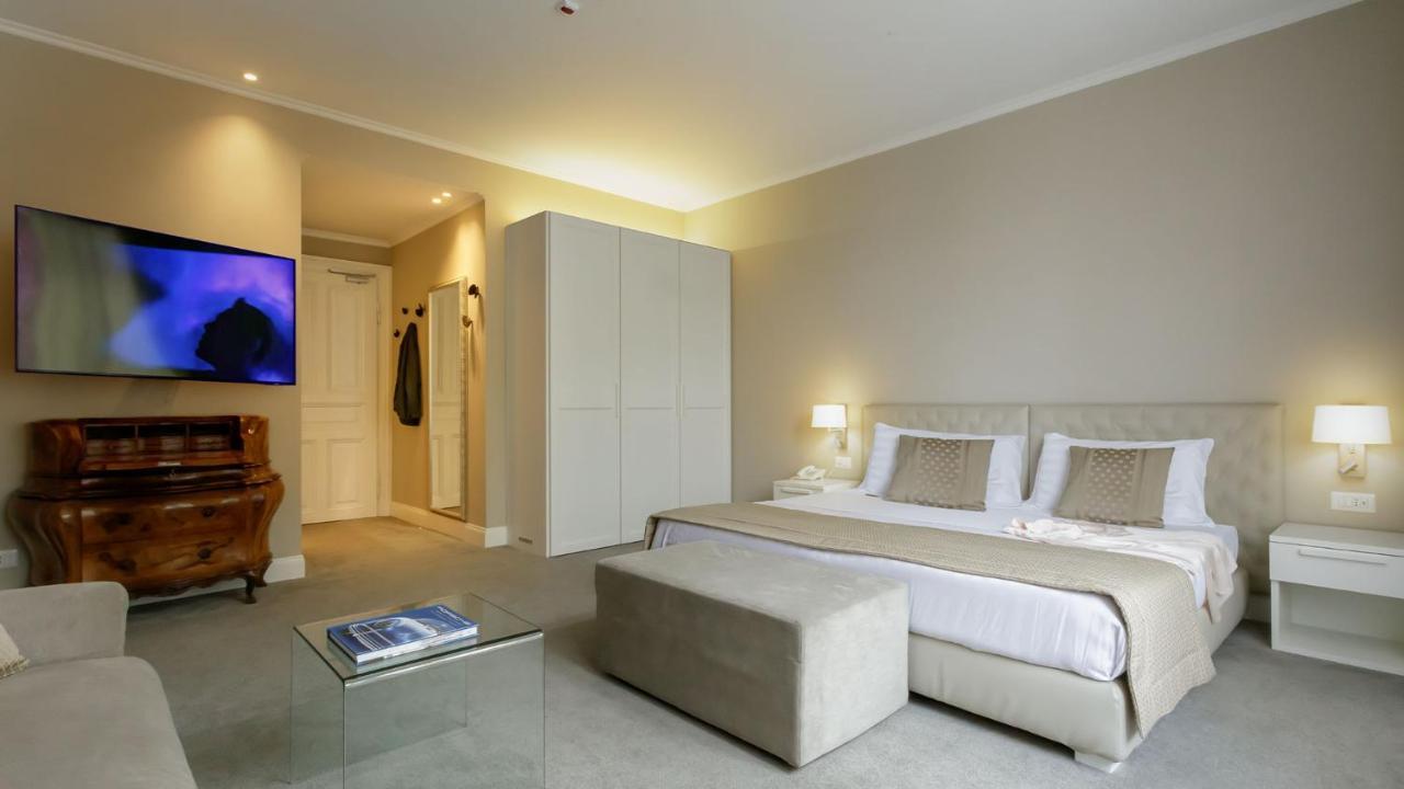Camin Hotel Luino Buitenkant foto