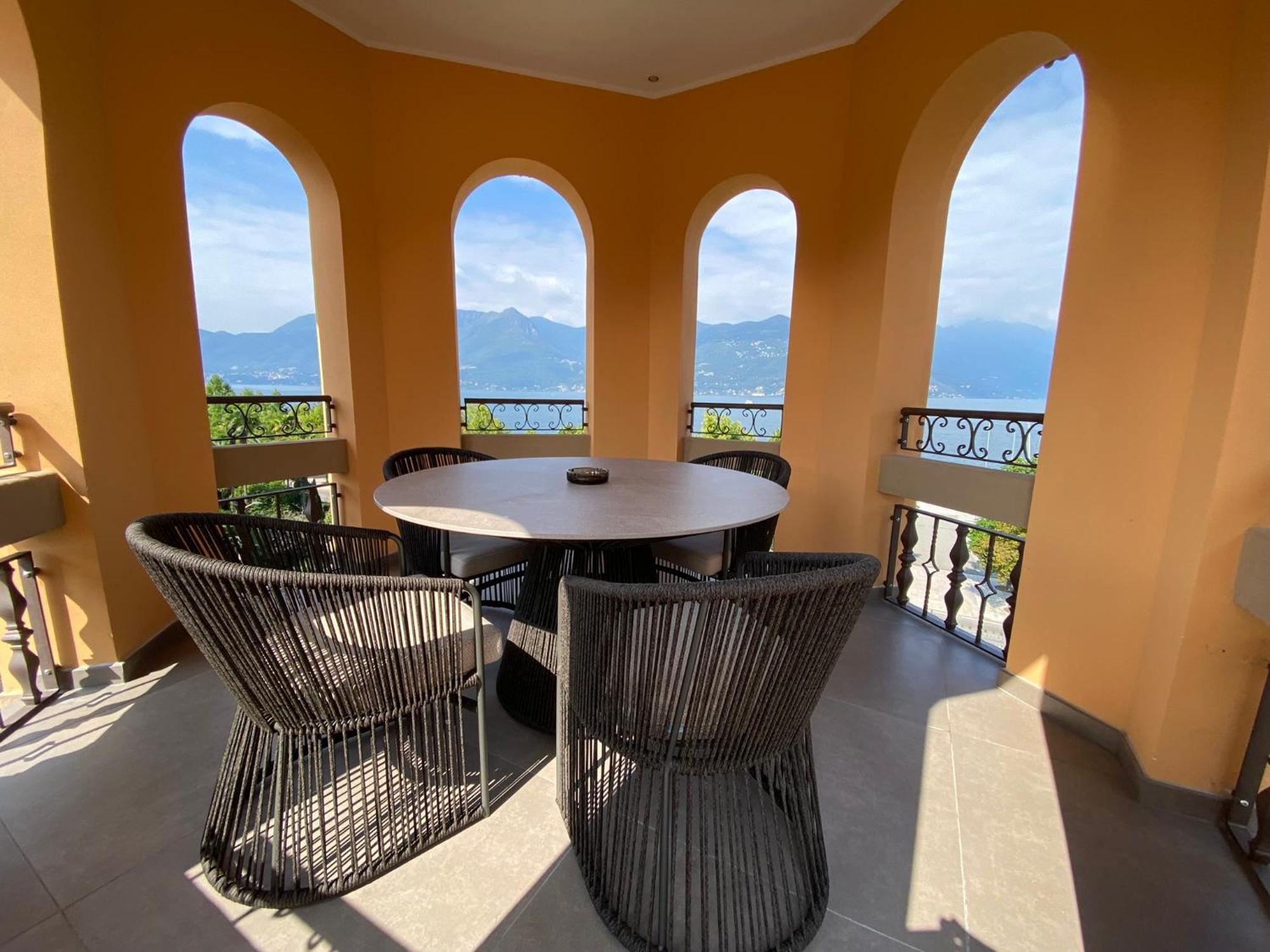 Camin Hotel Luino Buitenkant foto